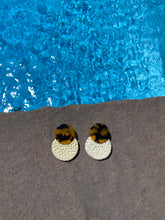 Carica l'immagine nel visualizzatore di Gallery, Daria Woven Earrings