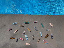 Carica l'immagine nel visualizzatore di Gallery, Daria colored Hair clips