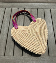 Load image into Gallery viewer, Daria heart bag
